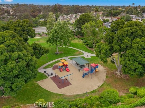 1872 Parkview Circle, Costa Mesa CA 92627