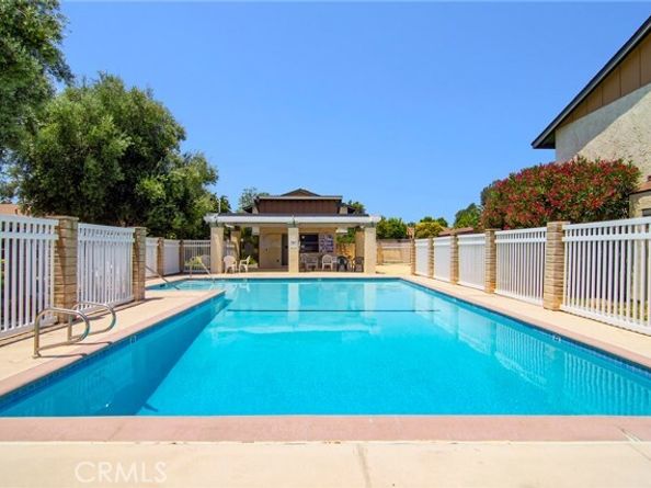 18931 Kittridge Street 73, Reseda (los Angeles) CA 91335
