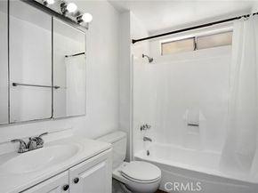 18931 Kittridge Street 73, Reseda (los Angeles) CA 91335