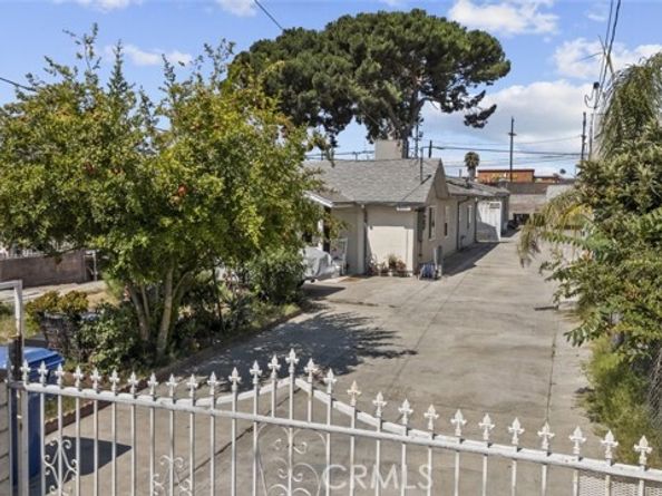 8023 Troost Avenue, North Hollywood (los Angeles) CA 91605