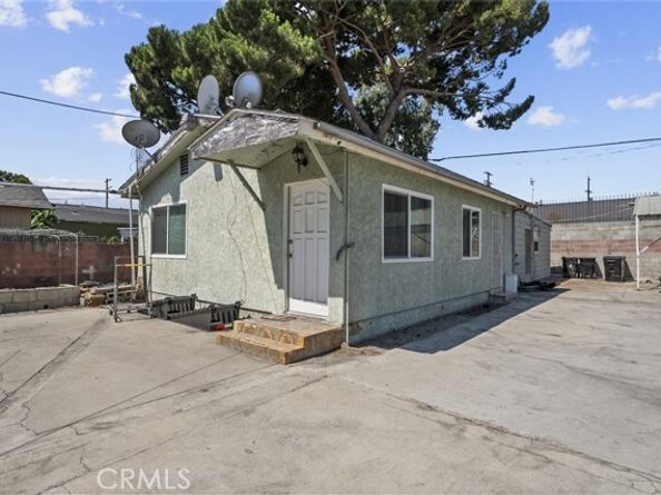 8023 Troost Avenue, North Hollywood (los Angeles) CA 91605