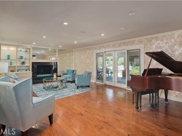 16426 Knollwood Drive, Granada Hills (los Angeles) CA 91344