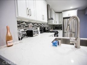 18935 Hart Street, Reseda (los Angeles) CA 91335