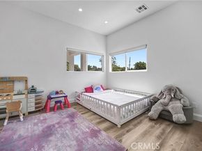 9743 Monogram Avenue, Northridge (los Angeles) CA 91343