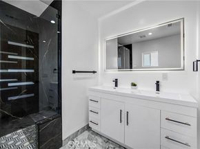 9743 Monogram Avenue, Northridge (los Angeles) CA 91343