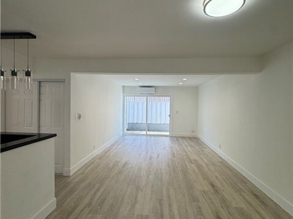 18620 Hatteras Street 169, Tarzana (los Angeles) CA 91356