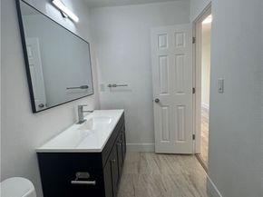 18620 Hatteras Street 169, Tarzana (los Angeles) CA 91356