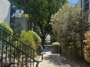 18620 Hatteras Street 169, Tarzana (los Angeles) CA 91356