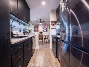 18307 Burbank Boulevard 86, Tarzana (los Angeles) CA 91356