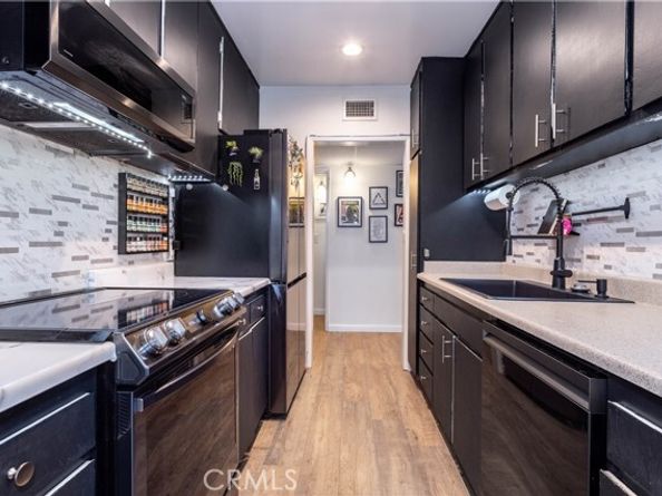 18307 Burbank Boulevard 86, Tarzana (los Angeles) CA 91356
