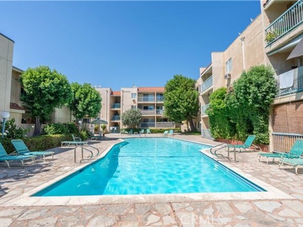 18307 Burbank Boulevard 86, Tarzana (los Angeles) CA 91356