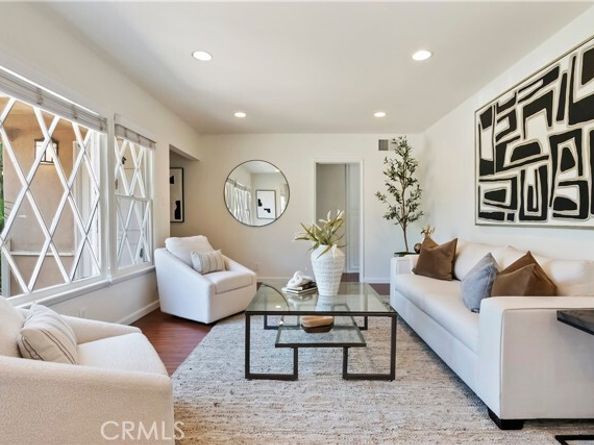 16828 Margate Street, Encino (los Angeles) CA 91436