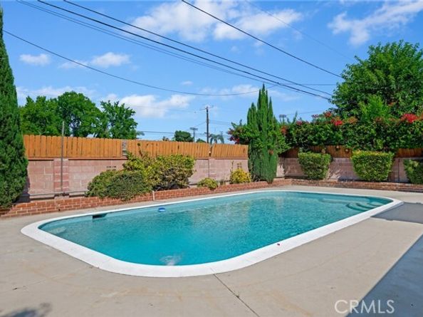 9021 Rubio Avenue, North Hills (los Angeles) CA 91343