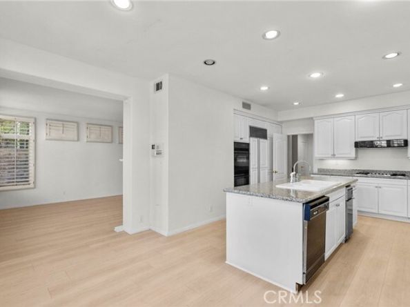 7630 Carmenita, West Hills (los Angeles) CA 91304