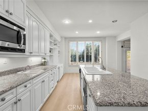 7630 Carmenita, West Hills (los Angeles) CA 91304