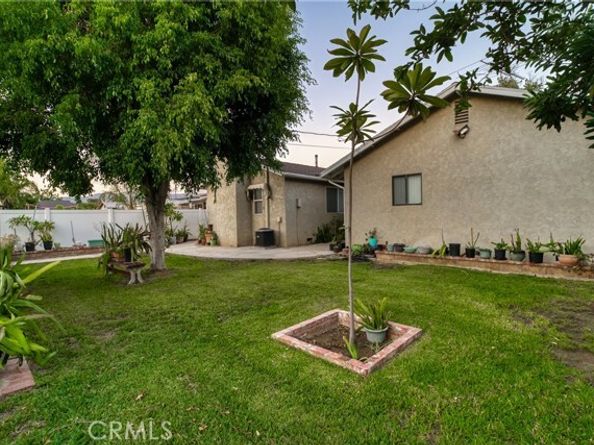 10049 Langdon, San Fernando CA 91345
