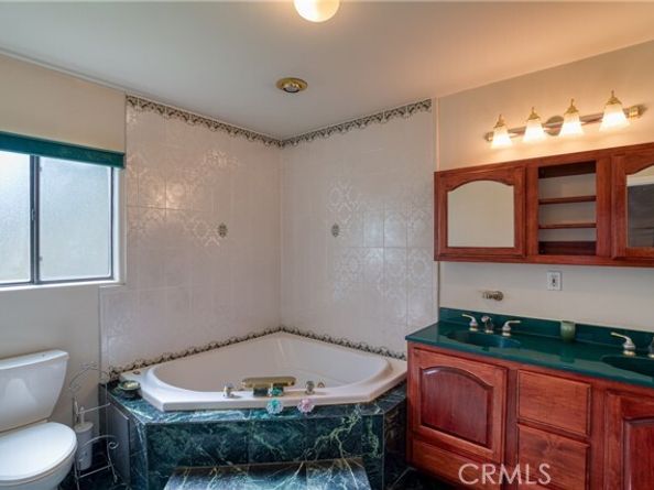 10049 Langdon, San Fernando CA 91345