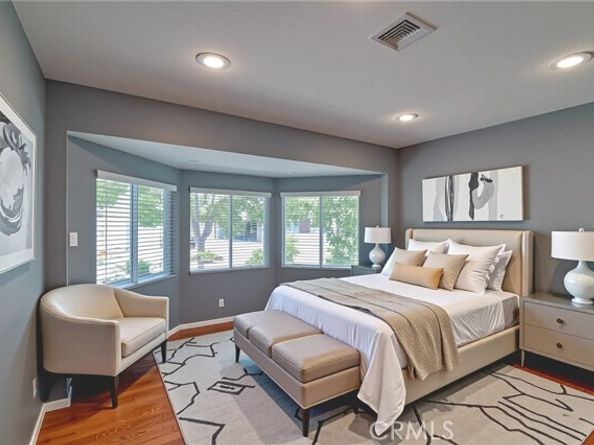 10049 Langdon, San Fernando CA 91345