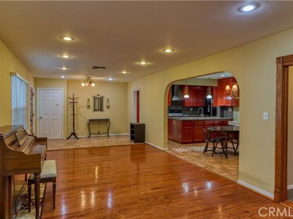 10049 Langdon, San Fernando CA 91345
