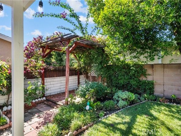 6047 Shadyglade, Los Angeles CA 91606
