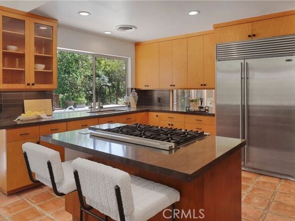 3951 Vanalden Avenue, Tarzana (los Angeles) CA 91356