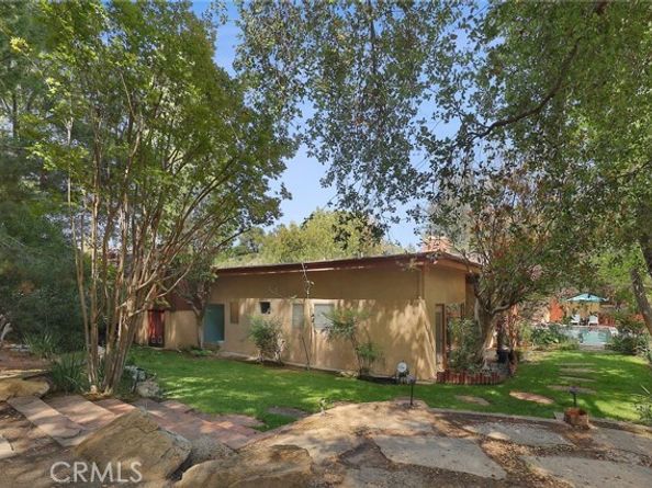 3951 Vanalden Avenue, Tarzana (los Angeles) CA 91356