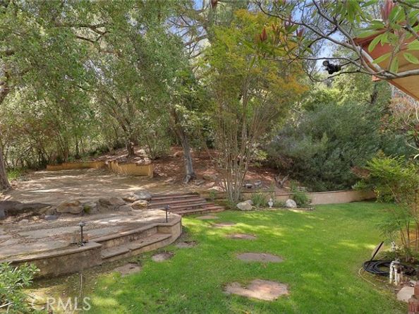 3951 Vanalden Avenue, Tarzana (los Angeles) CA 91356