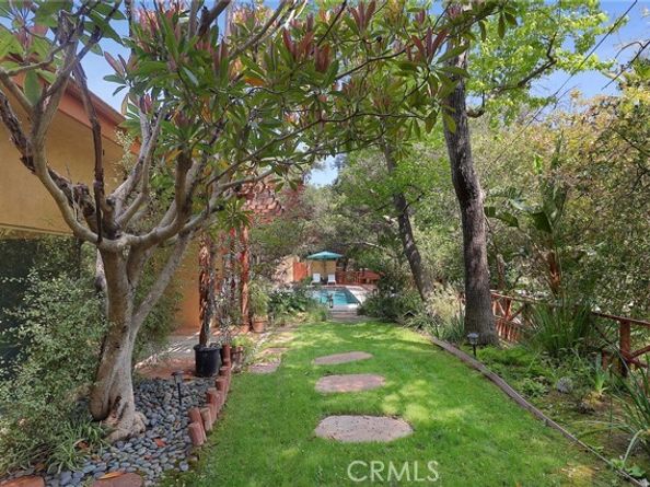 3951 Vanalden Avenue, Tarzana (los Angeles) CA 91356