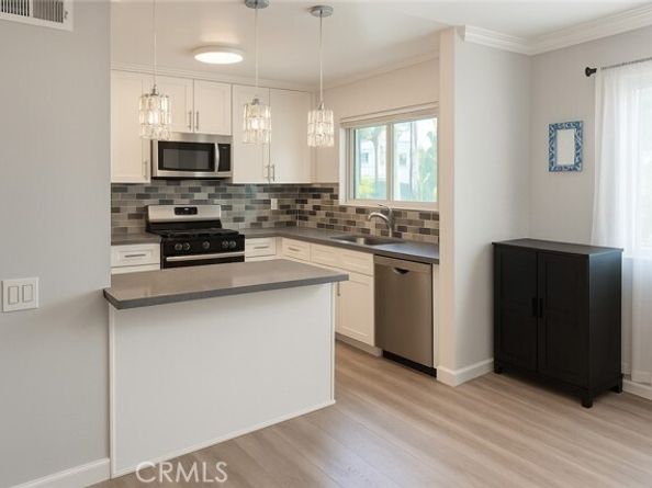 6301 Coldwater Canyon, Los Angeles CA 91606