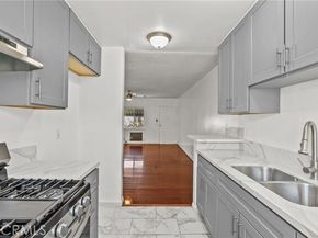 7137 Coldwater Canyon Avenue 10, North Hollywood (los Angeles) CA 91605