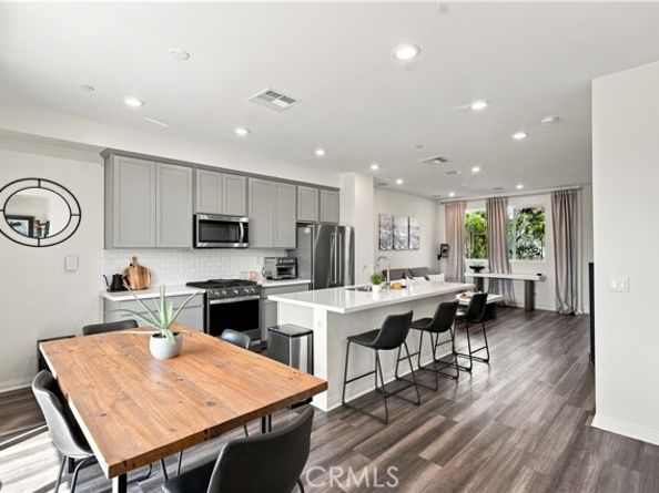 8408 N Fresco Way, Northridge (los Angeles) CA 91325