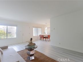 801 E 1st Street 17, Long Beach CA 90802