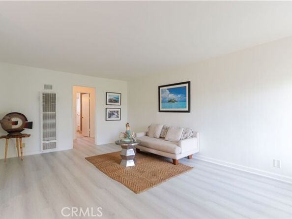 801 E 1st Street 17, Long Beach CA 90802