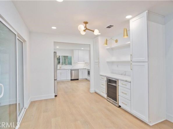 18611 Lassen, Northridge (los Angeles) CA 91324