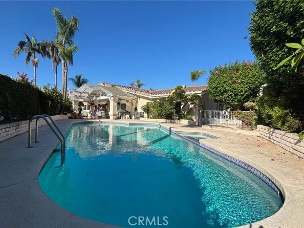 715 N Lariat, Long Beach CA 90815