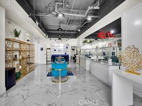 300 E 4th Street, Long Beach CA 90802