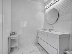 300 E 4th Street, Long Beach CA 90802