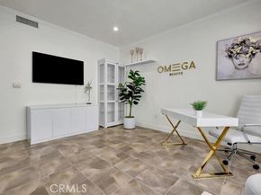 300 E 4th Street, Long Beach CA 90802