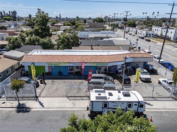 6500 S Hoover, Los Angeles CA 90044