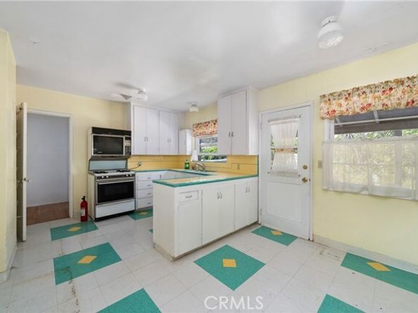 12852 Fairhaven, Santa Ana CA 92705