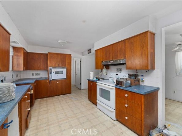 12852 Fairhaven, Santa Ana CA 92705