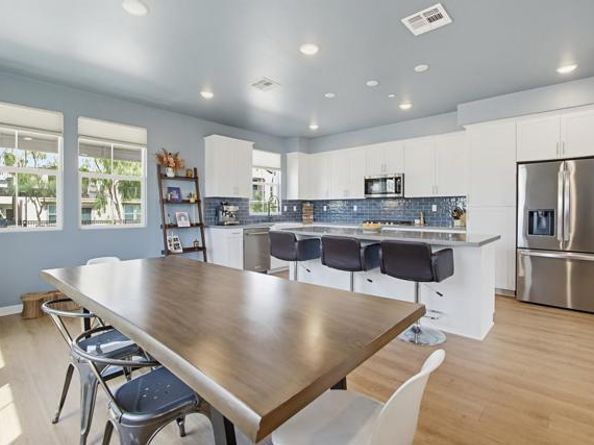 437 Jupiter, Escondido CA 92025