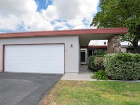 3808 Vista Campana 26, Oceanside CA 92057