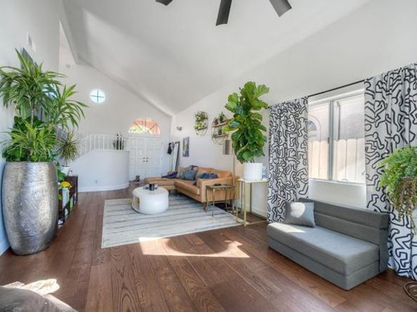 1477 Genoa Dr, Vista CA 92081