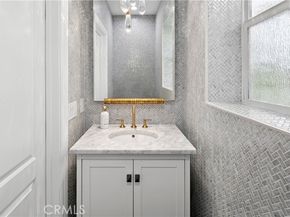 412 Poinsettia Avenue, Corona Del Mar (newport Beach) CA 92625