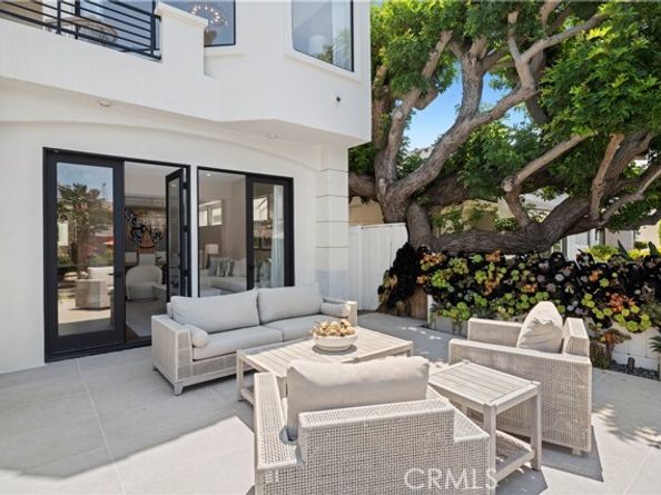 412 Poinsettia Avenue, Corona Del Mar (newport Beach) CA 92625