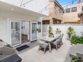 412 Poinsettia Avenue, Corona Del Mar (newport Beach) CA 92625