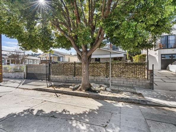 1920 Mellon Avenue, Los Angeles CA 90039