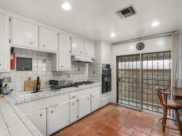 1920 Mellon Avenue, Los Angeles CA 90039