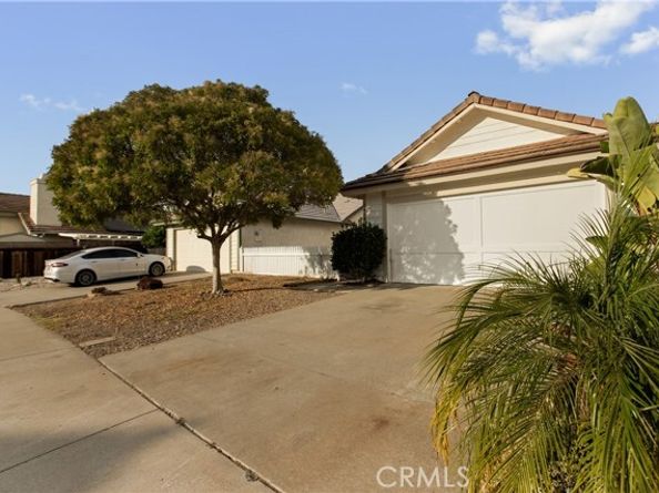 2434 Smokewood, Escondido CA 92026